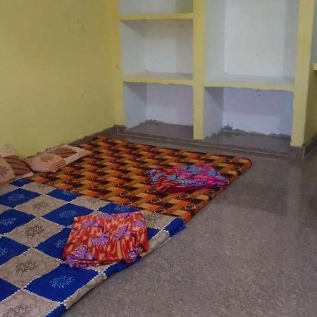 Gopal Sadan-2 Apartment Vrindavan Bagian luar foto